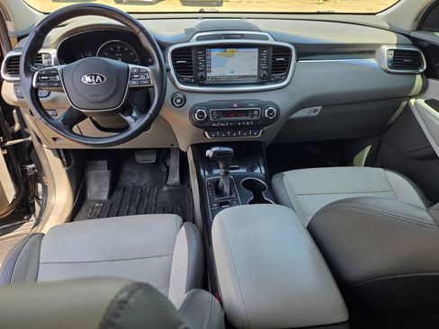 Used 2019 Kia Sorento SX w/ SX Touring Package FWD image 8