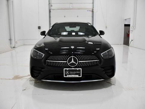Used 2022 Mercedes-Benz E 350 4MATIC Sedan image 2