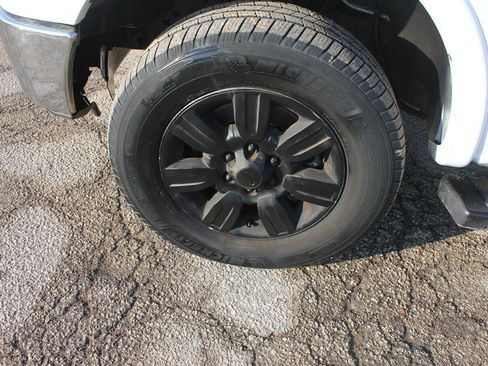 Used 2011 Ford F150 Lariat w/ Lariat Chrome Pkg image 54