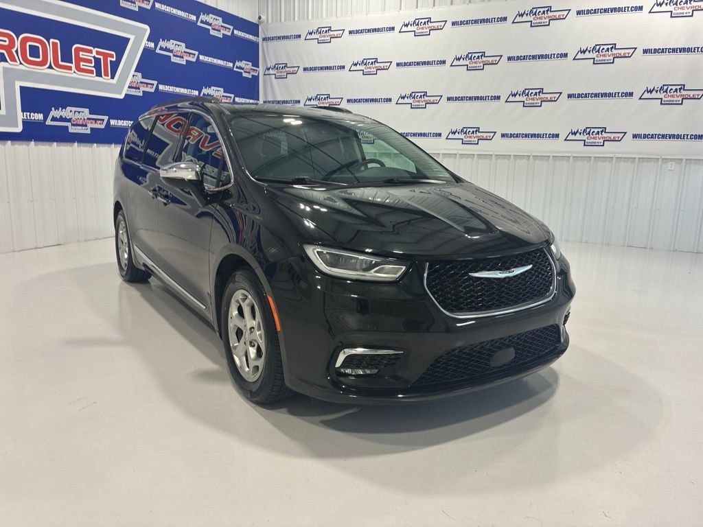 Used 2023 Chrysler Pacifica Limited FWD image 9