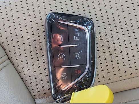 Certified 2024 Cadillac Escalade ESV Premium Luxury w/ Performance Package image 35