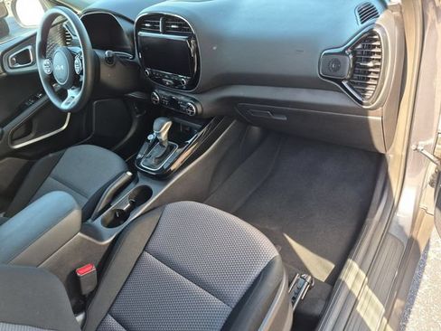 Used 2023 Kia Soul S FWD image 22