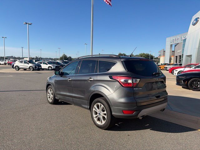 Used 2017 Ford Escape SE w/ Equipment Group 201A FWD image 3