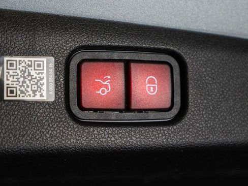 Certified 2026 Mercedes-Benz E 53 AMG e 4MATIC Sedan image 39