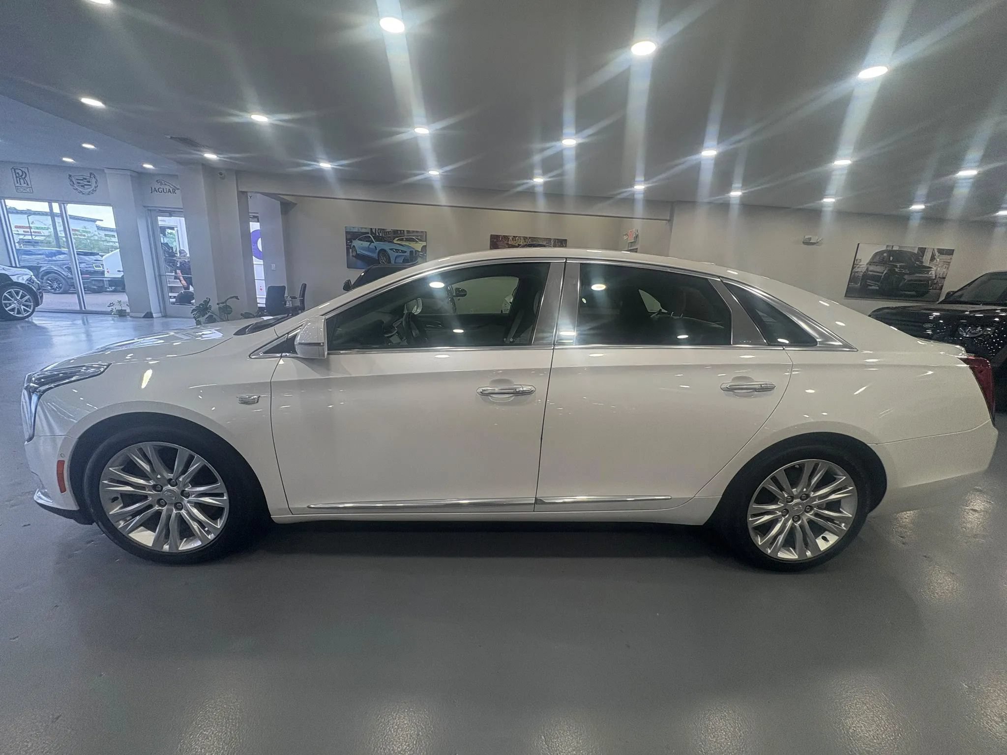 Used 2018 Cadillac XTS Luxury w/ Driver Awareness Package FWD image 4