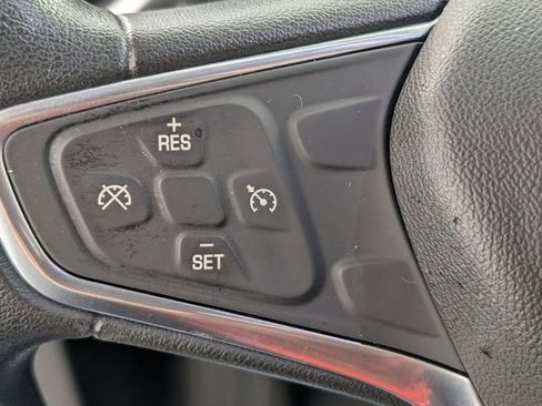 Used 2018 Chevrolet Equinox LS image 15