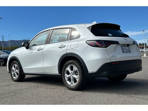 Certified 2023 Honda HR-V LX image 3