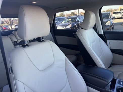 Used 2022 Ford Edge Titanium image 25