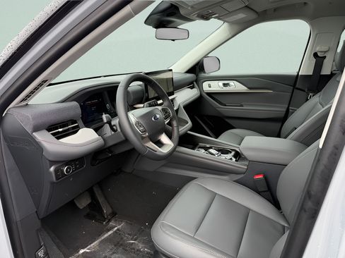 New 2026 Ford Explorer Active w/ Active Comfort Package AWD/4WD image 3