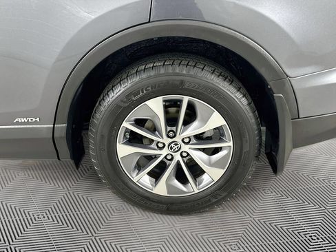 Used 2018 Toyota RAV4 XLE AWD/4WD image 26