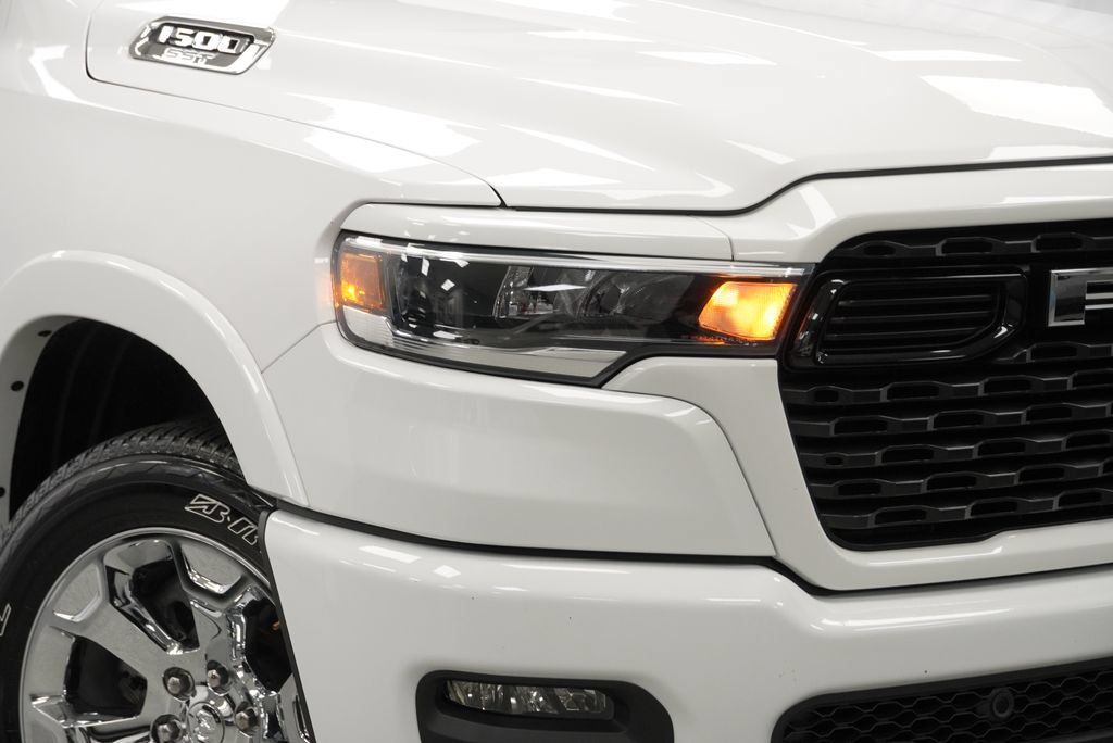 Used 2025 RAM 1500 Big Horn AWD/4WD image 9
