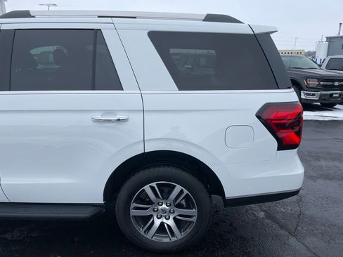 Used 2024 Ford Expedition Limited image 42