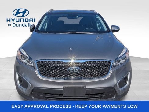 Used 2017 Kia Sorento LX w/ LX Convenience Package image 12