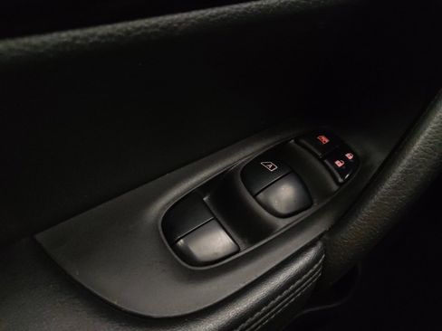 Used 2020 Nissan Rogue S AWD/4WD image 27