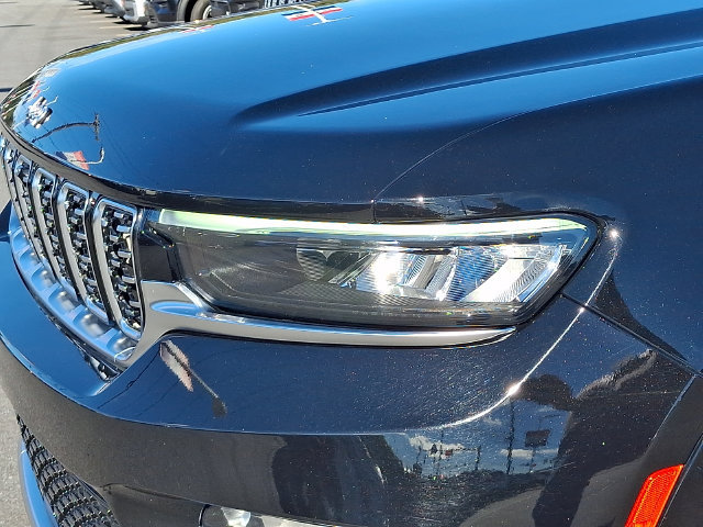 Used 2023 Jeep Grand Cherokee Summit w/ Adv Protech Group IV AWD/4WD image 9