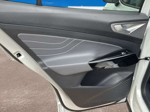 New 2026 Volkswagen ID.4 Pro S RWD image 14