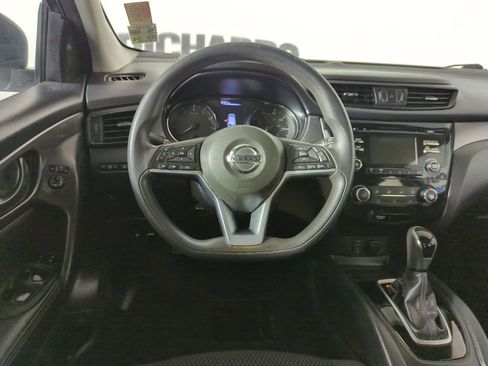 Used 2018 Nissan Rogue Sport S image 11