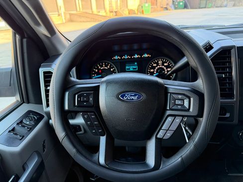 Used 2017 Ford F150 XLT RWD image 14