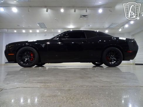 Used 2015 Dodge Challenger SRT Hellcat image 8