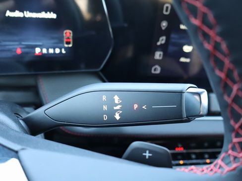 New 2025 Chevrolet Equinox RS image 10