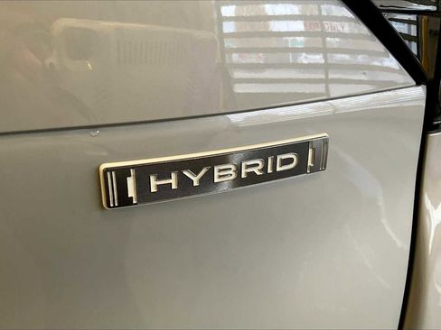 Certified 2025 Subaru Forester Limited image 9