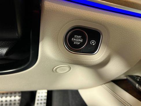 Used 2022 Mercedes-Benz GLS 450 4MATIC image 21