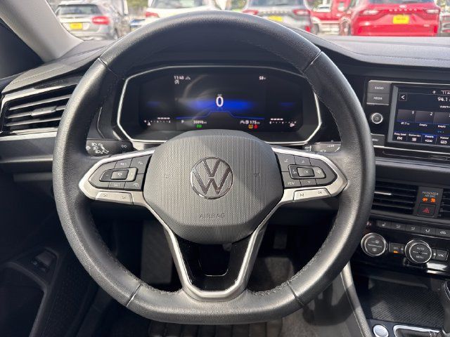 Used 2024 Volkswagen Jetta SE FWD image 22