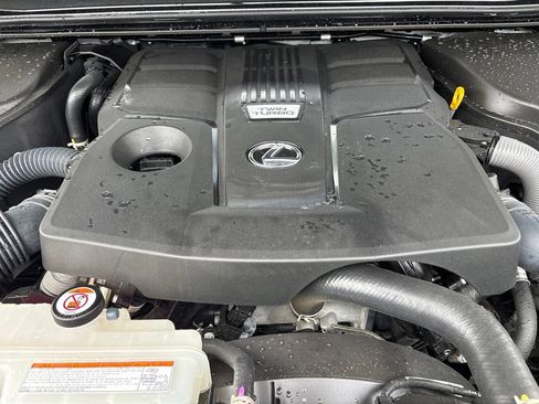 Used 2024 Lexus GX 550 w/ Accessory Package (Z1) AWD/4WD image 10