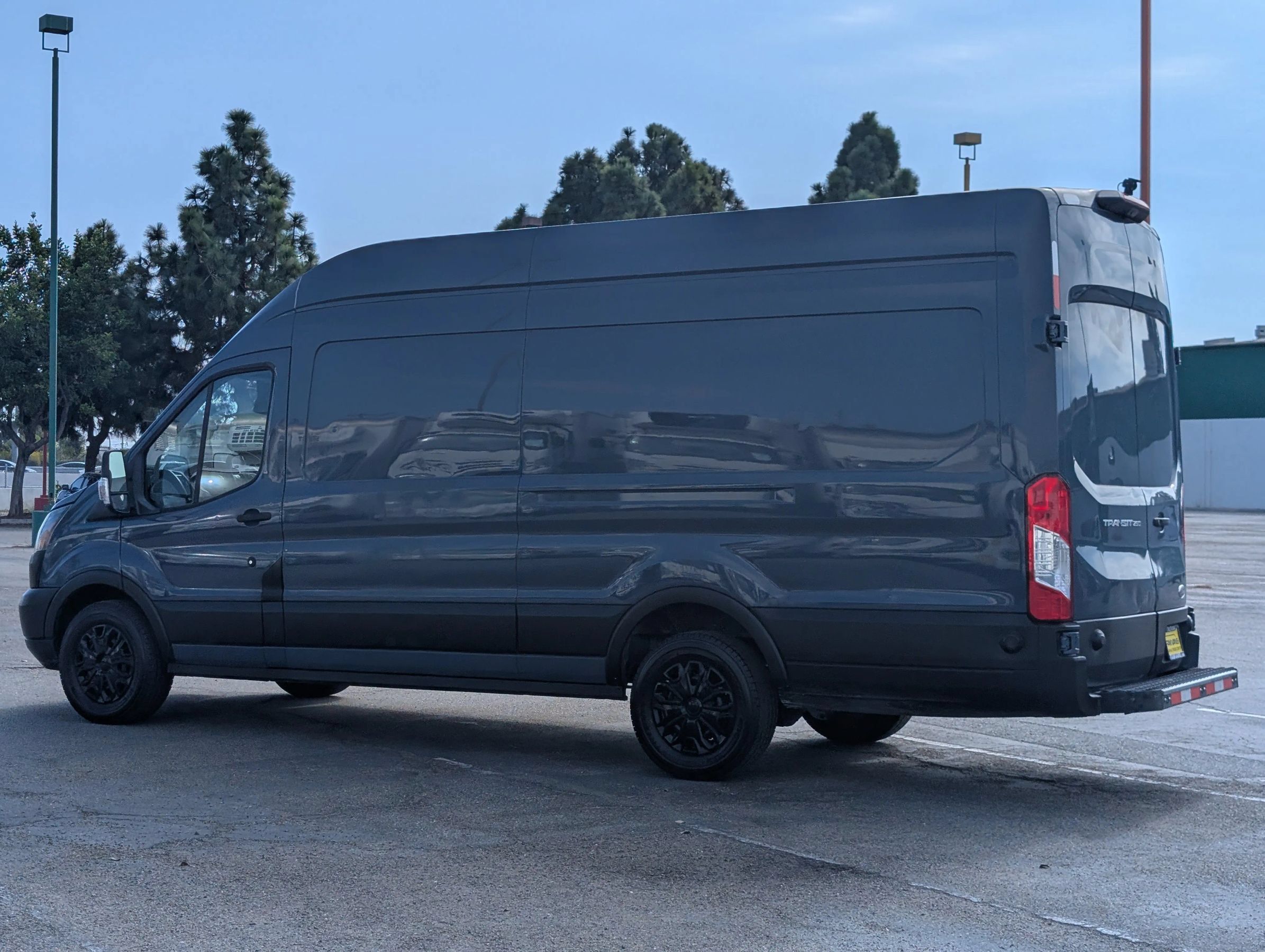 Used 2019 Ford Transit 250 148 High Roof Extended RWD image 5