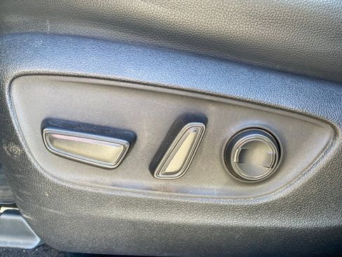 Used 2023 Toyota Highlander XSE image 13