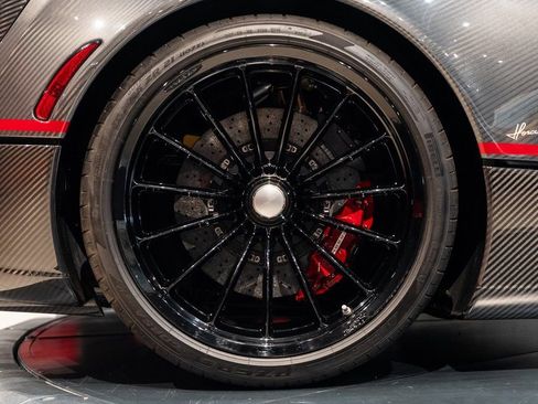 Used 2017 Pagani Huayra image 16