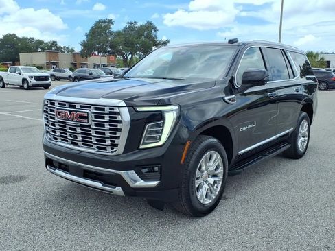 Used 2025 GMC Yukon Denali RWD image 3