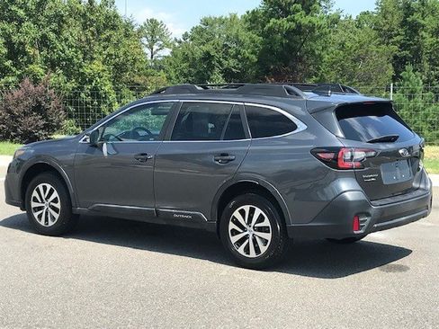 Used 2021 Subaru Outback Premium AWD/4WD image 3