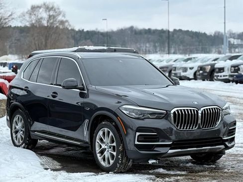 Used 2023 BMW X5 xDrive45e image 37