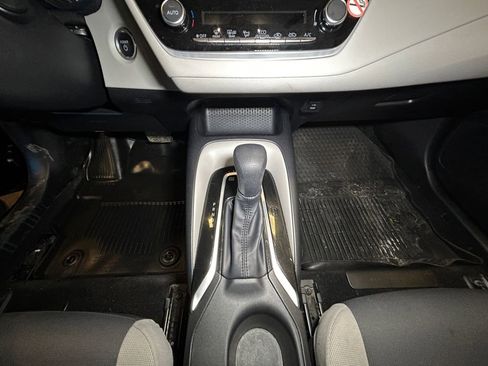 Used 2024 Toyota Corolla LE w/ LE Convenience Package image 11