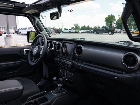 Used 2023 Jeep Wrangler Unlimited w/ Sun & Screen Package AWD/4WD image 22
