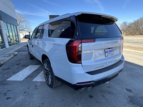 New 2026 GMC Yukon XL Denali Ultimate w/ LPO, Floor Liner Package image 9