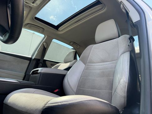 Used 2015 Toyota Camry XSE w/ Moonroof Package image 11