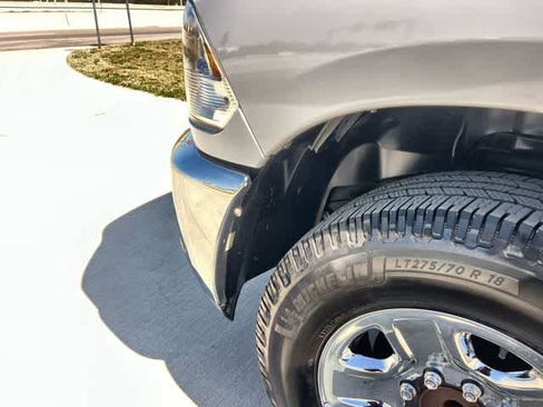 Used 2018 RAM 2500 SLT w/ Luxury Group image 23