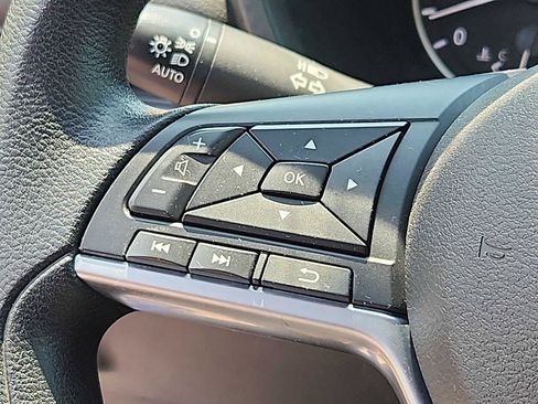 Used 2024 Nissan Sentra SV FWD image 20