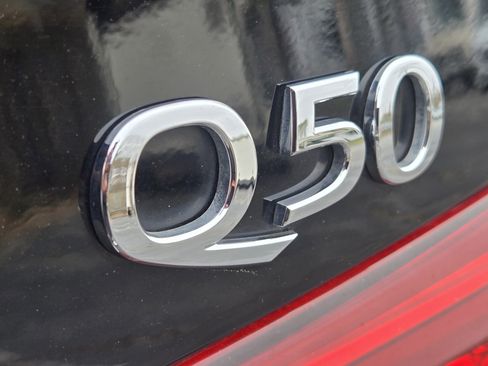 Used 2018 INFINITI Q50 Luxe w/ Sensory Package (Luxe) image 9