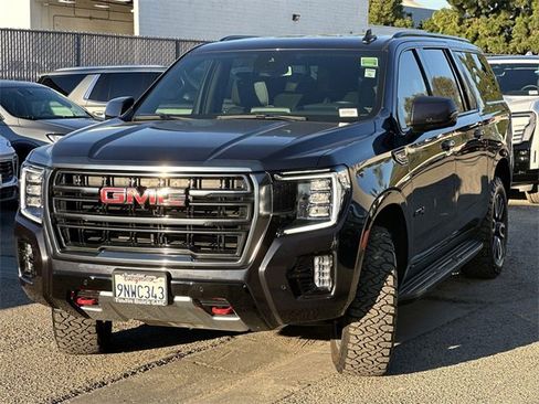 Used 2024 GMC Yukon XL AT4 w/ Technology Package image 8