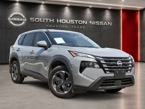 Used 2026 Nissan Rogue SV w/ Cold Weather Package FWD image 1
