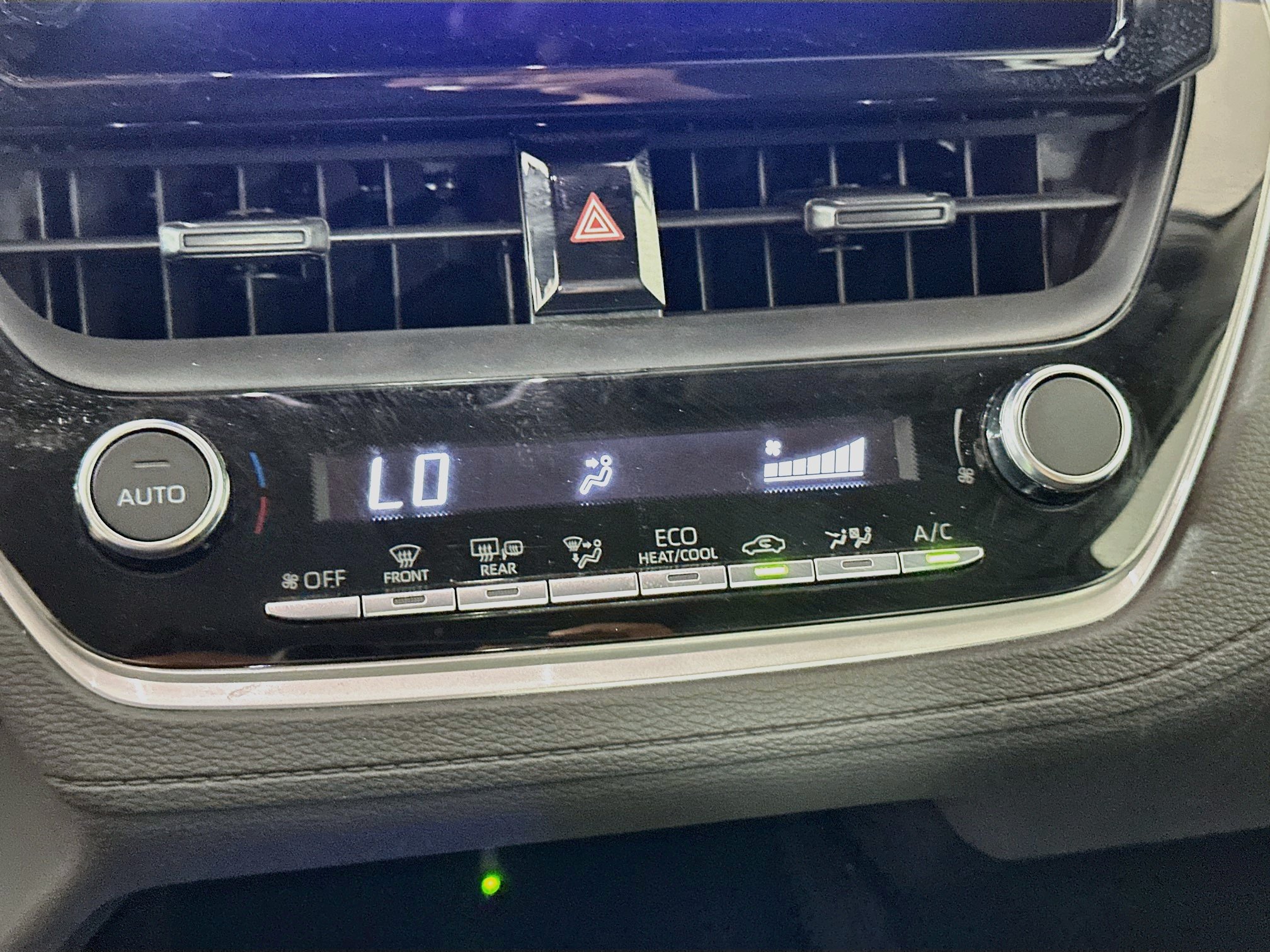 Used 2026 Toyota Corolla Cross LE FWD image 24