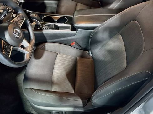 Used 2024 Nissan Altima 2.5 SV FWD image 18