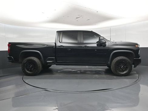 Used 2024 Chevrolet Silverado 2500 ZR2 w/ Technology Package AWD/4WD image 32