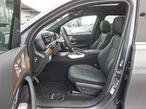 Certified 2025 Mercedes-Benz GLS 450 4MATIC image 15