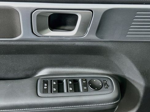 Used 2025 Hyundai Santa Fe SEL FWD image 15