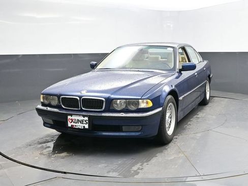 Used 2001 BMW 740i RWD image 6