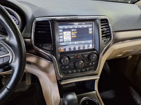 Certified 2018 Jeep Grand Cherokee Limited image 8